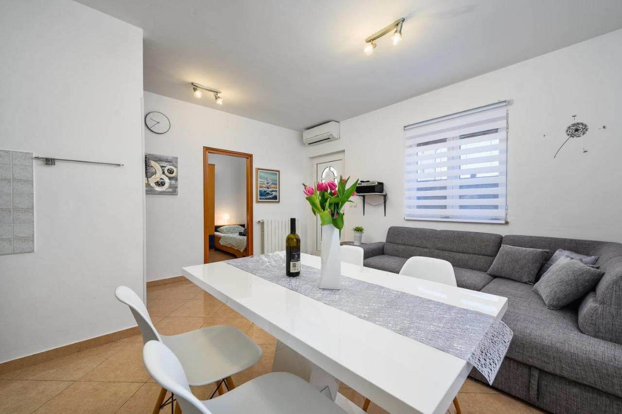 Bozica House With Apartments Murine المظهر الخارجي الصورة