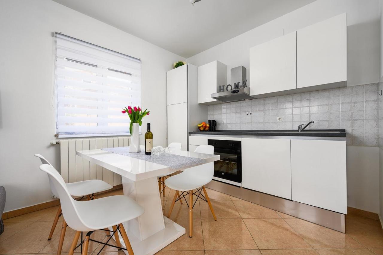 Bozica House With Apartments Murine المظهر الخارجي الصورة